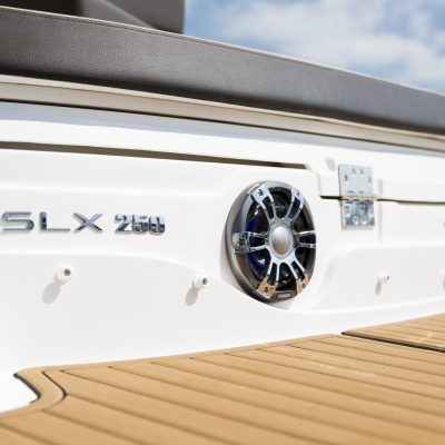 Signature-Series-Sports-Chrome-Speaker_SeaRay-SLX-250_2